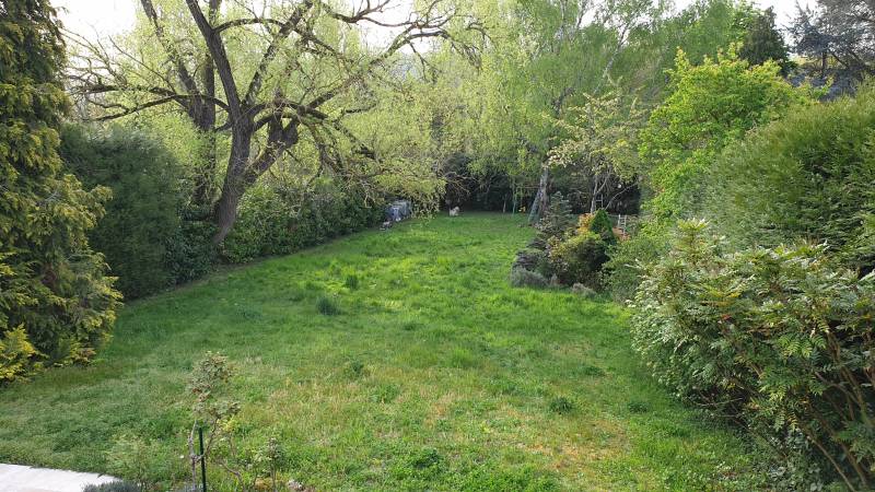 Un jardin en pente dans une maison près de Saint-Germain-en-Laye 78