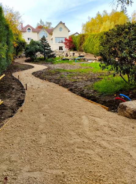 Conception d'un chemin paysager dans une maison près de Saint-Germain-en-Laye 78