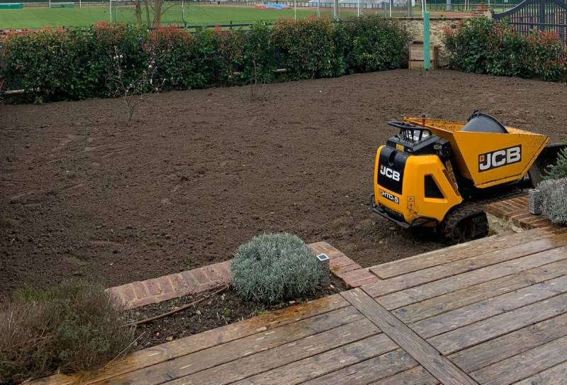 Engazonnement d'un jardin à proximité de St Germain en Laye