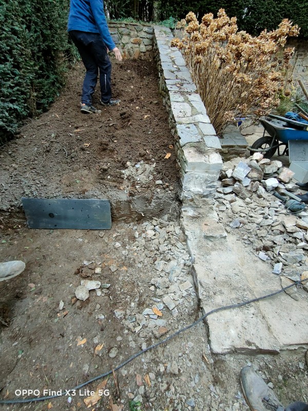 Talus inexploité à l'Etang la Ville