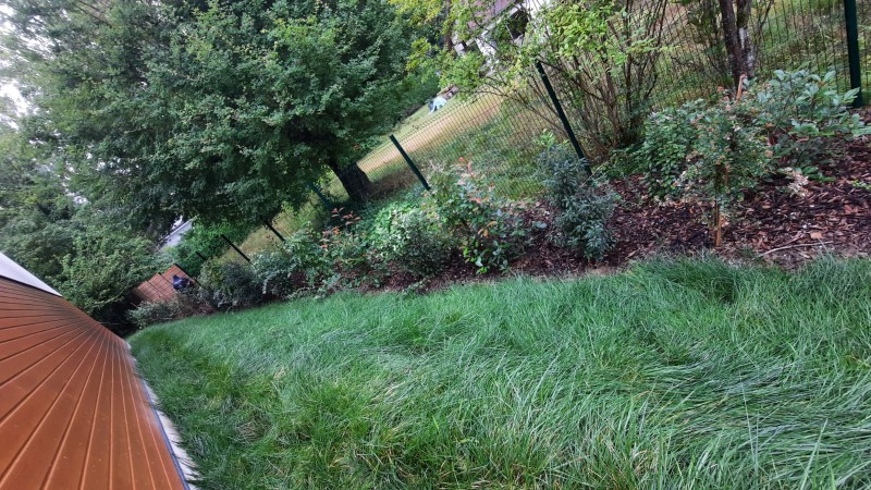 Aménagement des espaces verts du gymnase de l'Etang la Ville